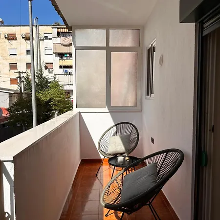 Ferienwohnung The Magenta Tirana Exterior foto