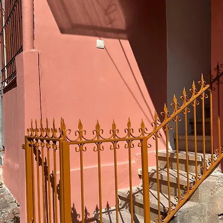Ferienwohnung The Magenta Tirana Exterior foto